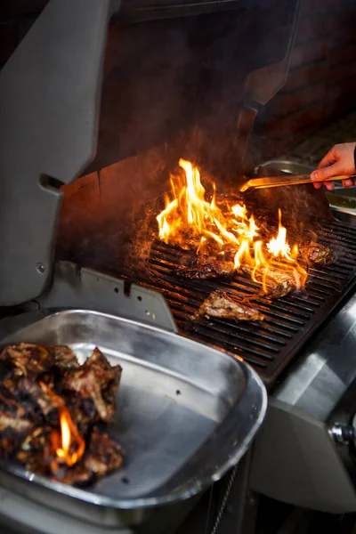 Deliciosa Carne Grelhada Sobre Brasas Churrasco — Fotografia de Stock