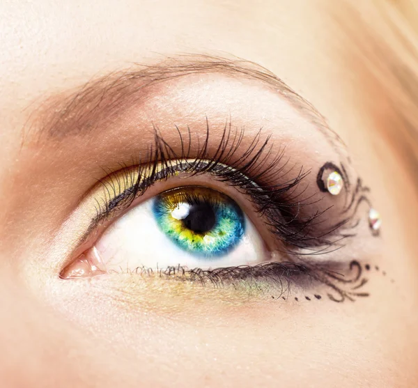 化粧品で美しい目 — ストック写真