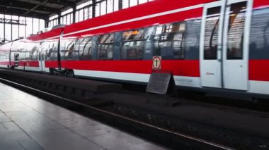 modern tren istasyonu terk