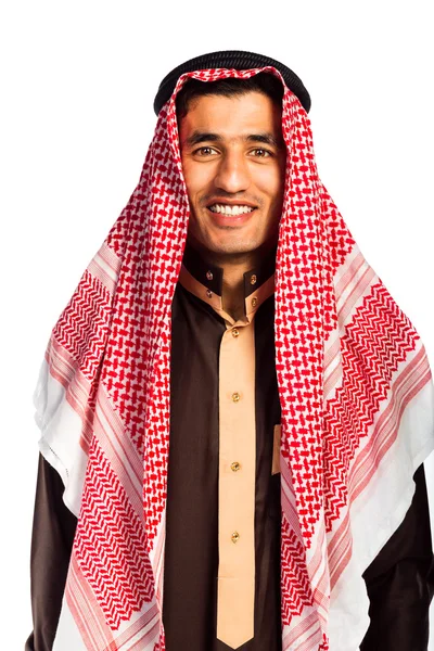 Молодий усміхнений араб ізольований на білому — стокове фото