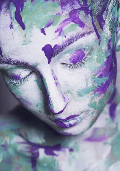 Retrato de menina com maquiagem criativa — Fotografia de Stock