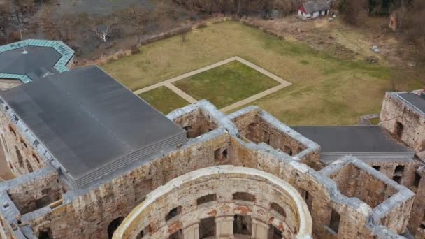 Aerial view of beautiful historic ruins of the Krzyztopor Castle, Poland — Stok video