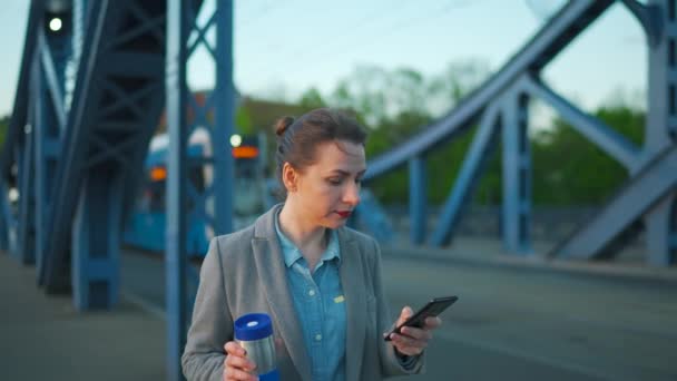 Caucasian Businesswoman Coat Walking City Early Morning Drinking Coffee Using — Stock Video