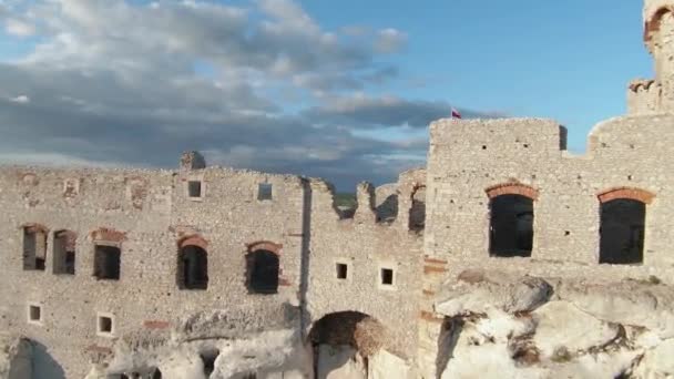 Luftaufnahme Der Burg Ogrodzieniec Bei Sonnenuntergang Mittelalterliche Burg Aus Stein — Stockvideo