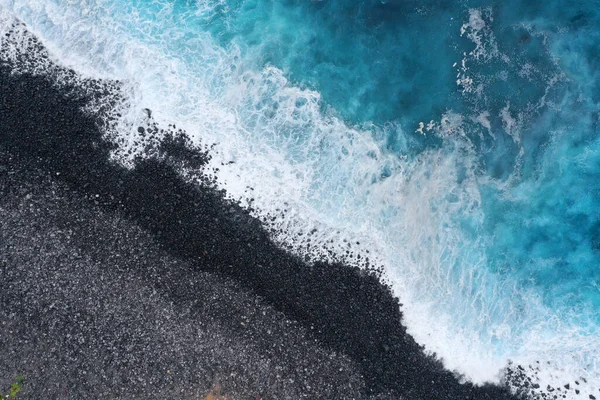 Pemandangan Udara Dari Pantai Vulkanik Hitam Yang Sepi Pantai Pulau — Stok Foto