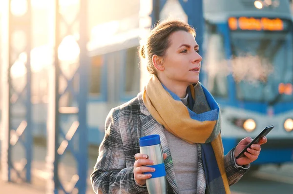 Portrait Caucasian Businesswoman Coat Walking City Frosty Sunny Morning Drinking Stok Lukisan  