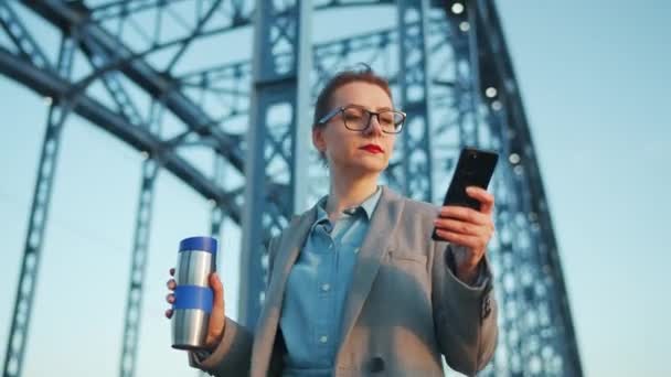 Caucasian Businesswoman Coat Walking City Early Morning Drinking Coffee Using — Stock Video