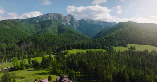 Aerial View Zakopane Tatra Mountains Beautiful Landscape Houses Foot Mountains — Vídeos de Stock