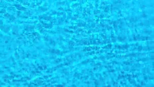 Povrch Čisté Modré Vody Bazénu Odrazy Světla Letecký Záznam — Stock video