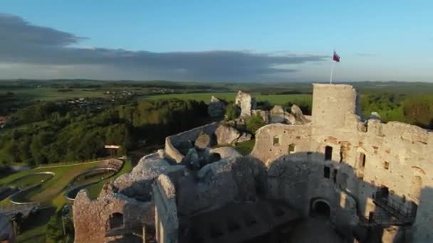 Luftaufnahme Des Schlosses Ogrodzieniec Bei Sonnenuntergang Polen Mittelalterliche Burg Aus — Stockvideo