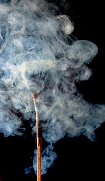 Yangın ve duman ile maç — Stok fotoğraf