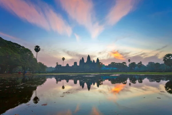 Nascer do sol no templo Angkor Wat, Camboja — Fotografia de Stock