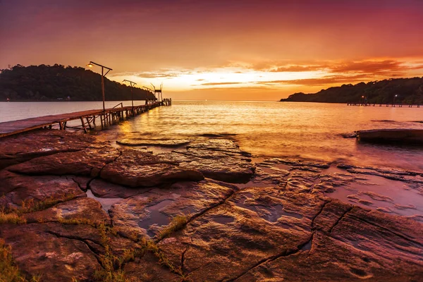 Tropical beach at sunset. — Stock Photo, Image