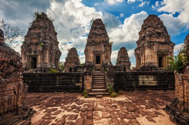 Antik khmer Budist tapınağı angkor wat kompleksi içinde