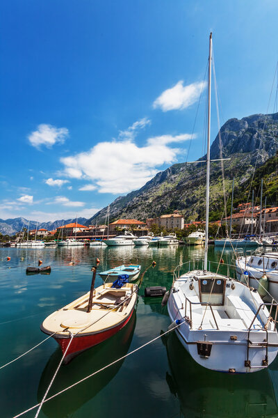 A small bay with boats