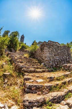 bulutlar eski ortodox kilisesinde için adımlar