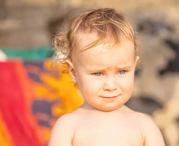 Portret van een gelukkige jongen — Stockfoto