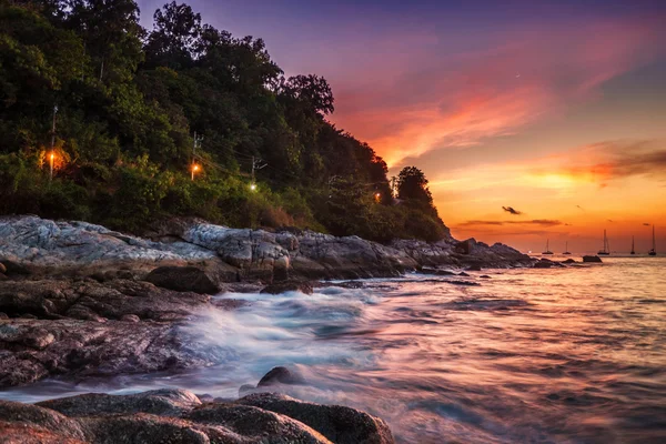 Playa tropical al atardecer. —  Fotos de Stock