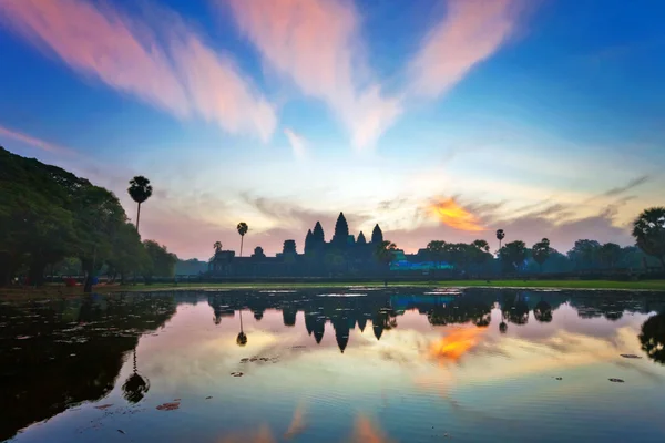 Wschód słońca w świątyni Angkor Wat, Kambodża — Zdjęcie stockowe