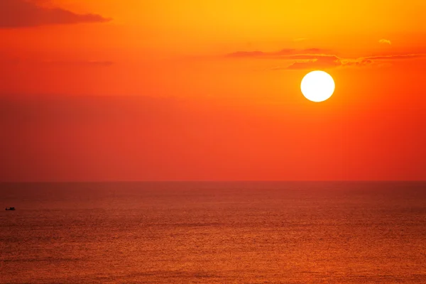 Mar tropical al atardecer . —  Fotos de Stock