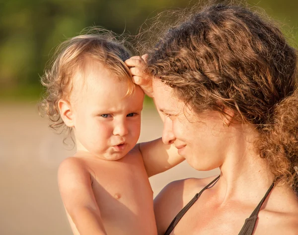 Retrato de madre con hijo —  Fotos de Stock