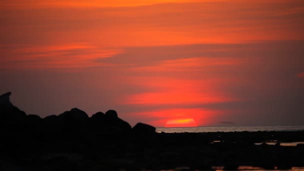 Mar hermosa puesta de sol — Vídeo de stock