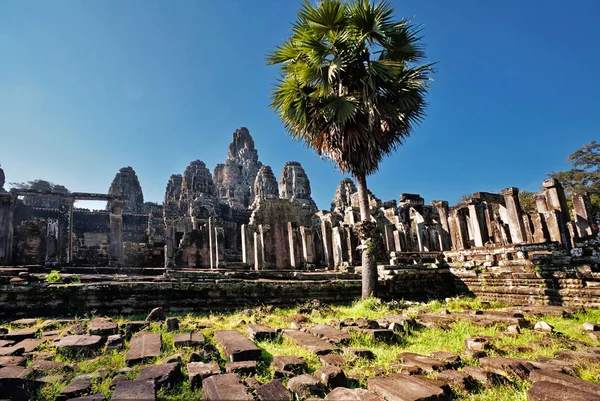 Antico tempio buddista khmer nel complesso di Angkor Wat — Foto Stock