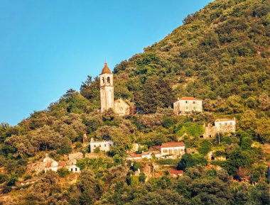 bulutlar eski ortodox kilisesinde görüntüleyin