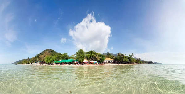 Panorama del mar tropical y la playa — Foto de Stock