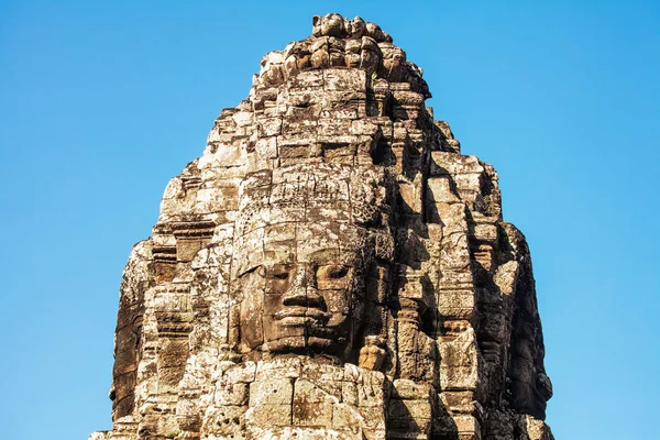 Angkor wat Tapınağı antik bayon yüzler — Stok fotoğraf