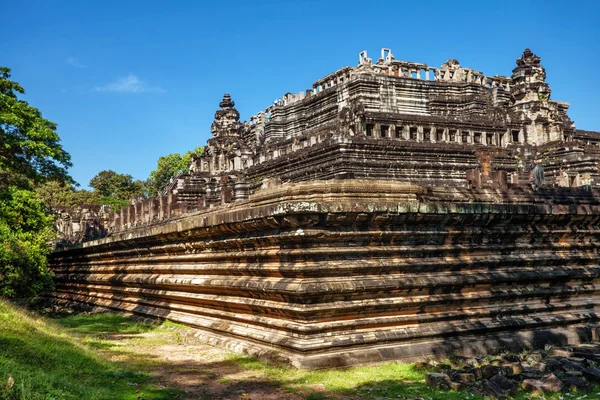 Ancient buddhist khmer temple in Angkor Wat complex — Stock Photo, Image