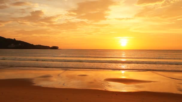 Marea marina en la luz del atardecer — Vídeos de Stock