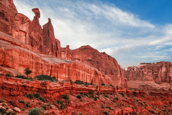 Hermosas formaciones rocosas en el cañón de Arches — Foto de Stock