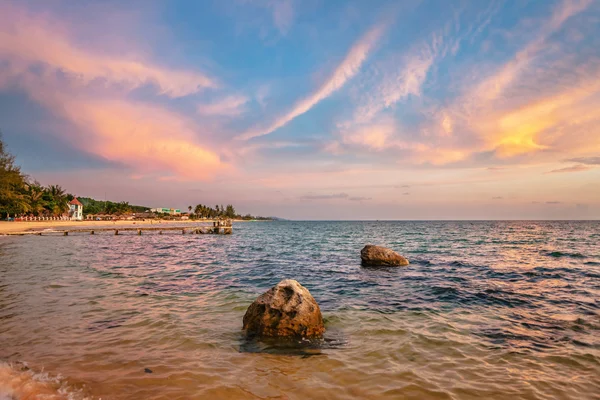 Plaża o zachodzie słońca — Zdjęcie stockowe