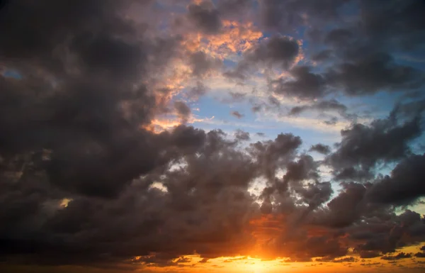 सुंदर सूर्यास्त आकाश — स्टॉक फोटो, इमेज
