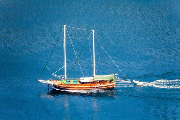 Yacht at sea — Stock Photo, Image