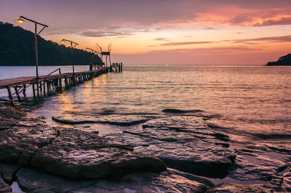 Puesta Sol Playa Muelle Isla Koh Kood Tailandia — Foto de Stock