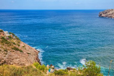 Güzel bir plaj ve deniz bay Cala San Vicente, Mallorca, Balear Adaları, İspanya