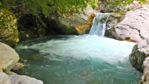 Nyastolsfossen vattenfall — Stockvideo