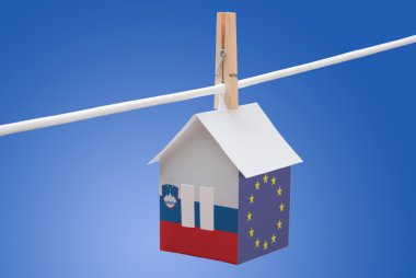 Slovenya, Slovence ve AB bayrağı üzerinde kağıt ev