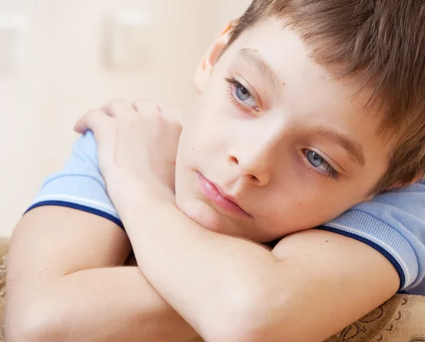 Niño triste. — Foto de Stock