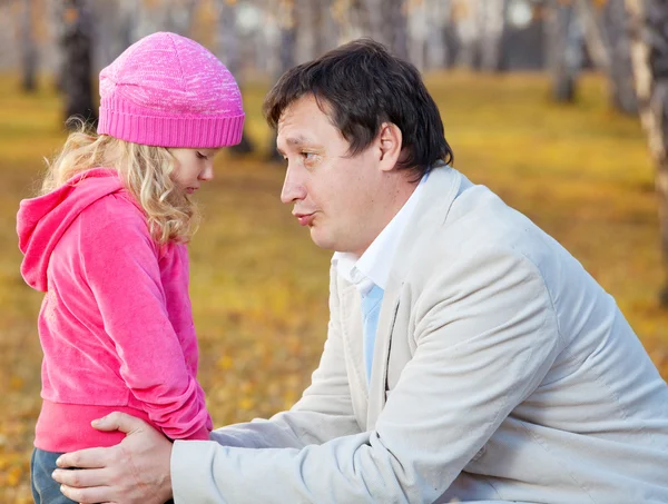 Dad daughter regretting — Stock Photo, Image