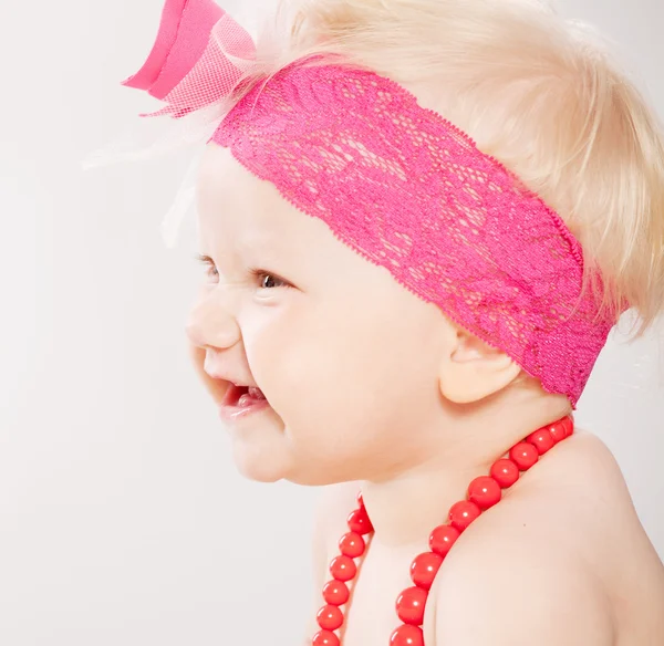 Retrato de perfil de bebê feliz — Fotografia de Stock