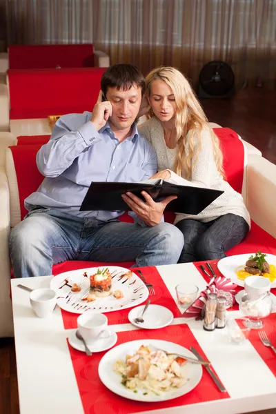 Couple in cafe — Stock Photo, Image
