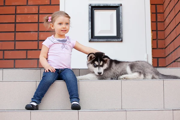 Girl with dog — Stock Photo, Image