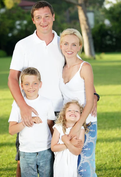 Happy family — Stock Photo, Image