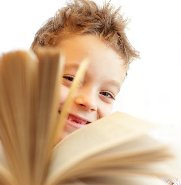 Menino com livro — Fotografia de Stock