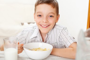 Çocuk yemek buzlu flakes