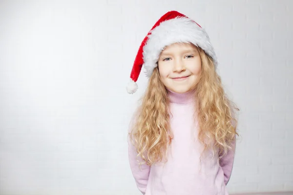 Παιδί με το καπέλο Χριστούγεννα — Φωτογραφία Αρχείου