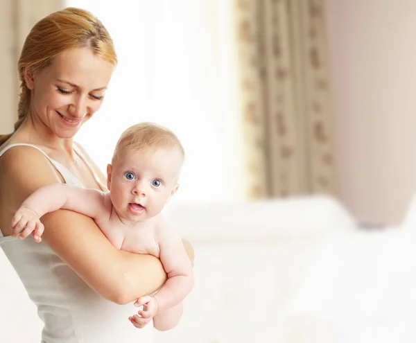 Mother with baby — Stock Photo, Image